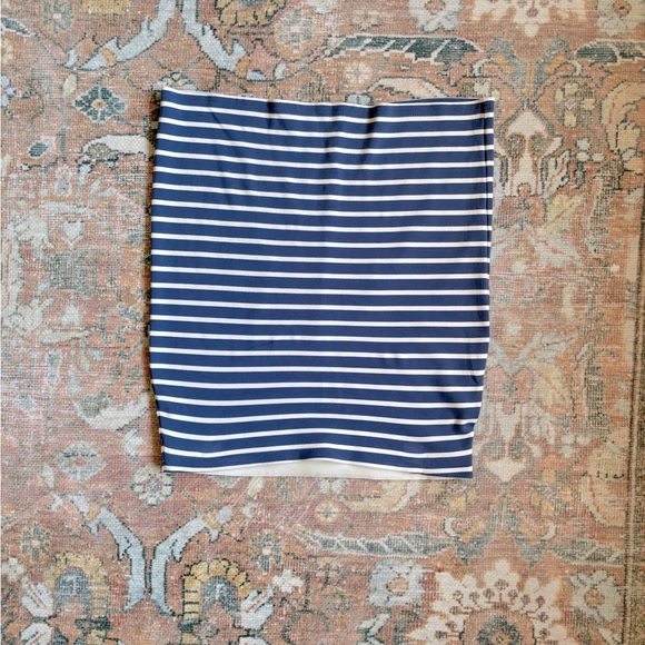 🌿🦋 Ann Taylor Loft Stripped Skirt - Picture 2 of 8